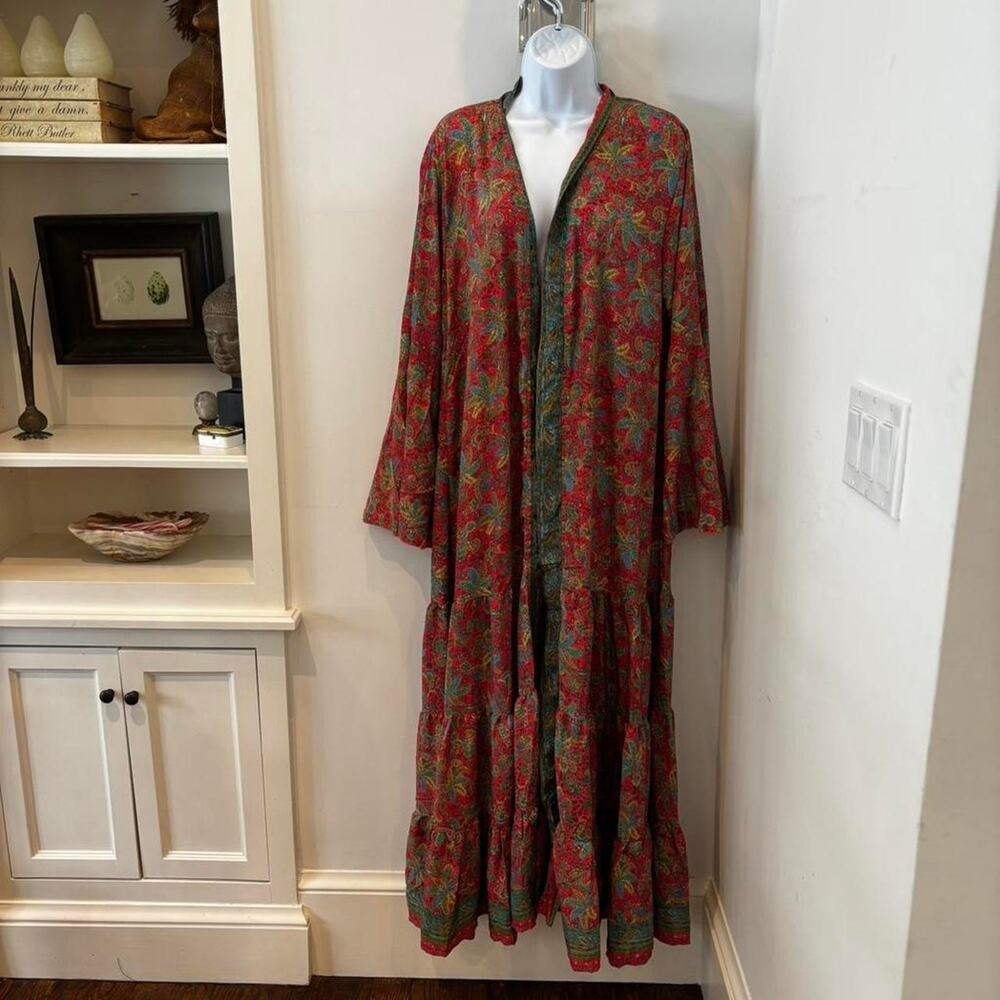 NWT Devi red paisley kimono